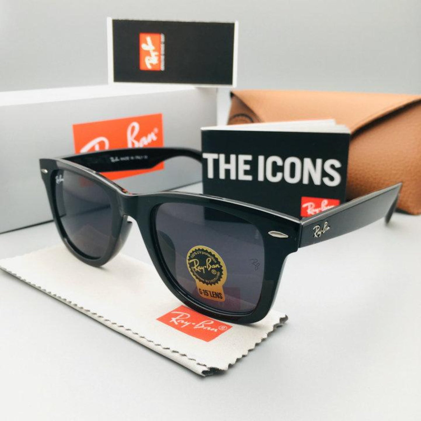 RAY-BAN Black & Black Wayfarer Trendy Hot Favourite Wintage Sunglass For Unisex.