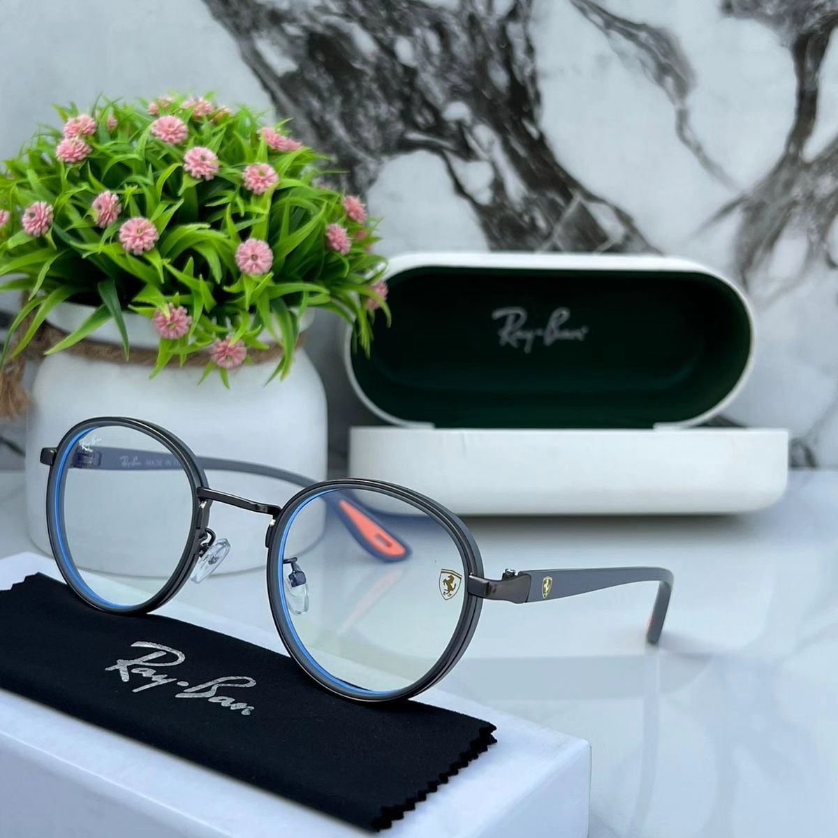 RAY-BAN Black &Round Panto Trendy Hot Favourite Wintage Sunglass For Unisex.