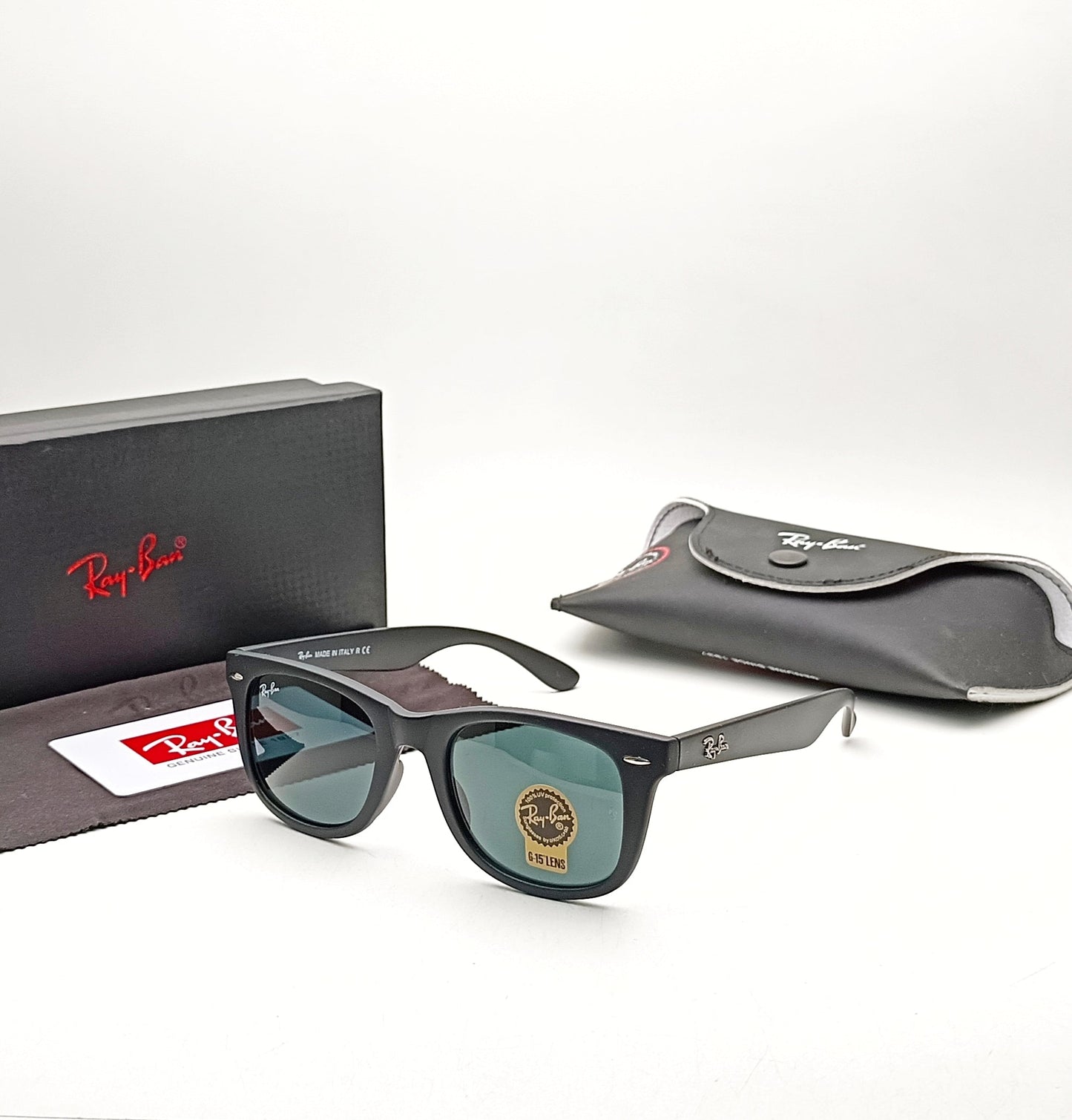 RAY-BAN Black & Black Wayfarer Trendy Hot Favourite Wintage Sunglass