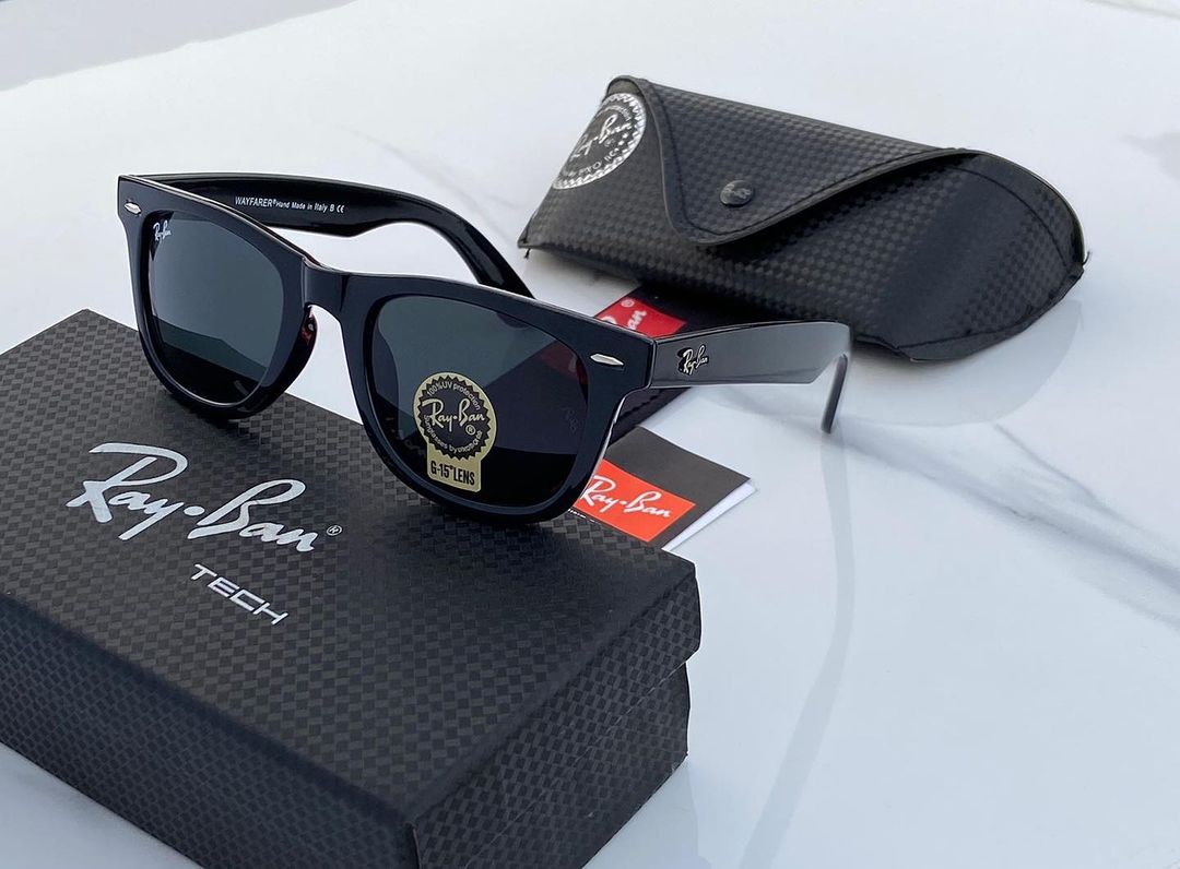 RAY-BAN Black & Black Wayfarer Trendy Hot Favourite Wintage Sunglass